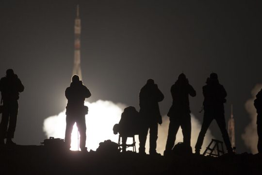 space missiles - diastima pyravloi